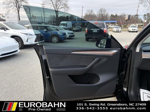 Used 2023 Tesla Model Y Performance image 9