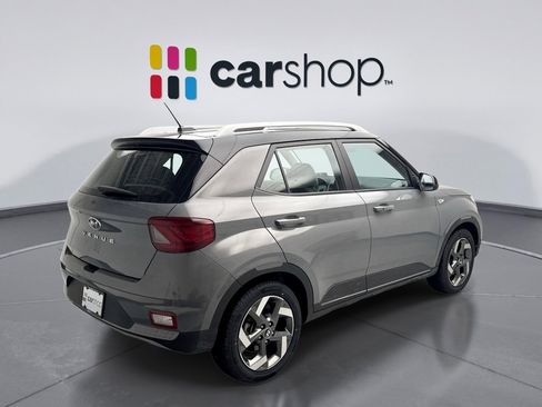 Used 2023 Hyundai Venue Limited image 5
