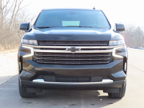 Used 2022 Chevrolet Suburban LT w/ LT Signature Package image 7