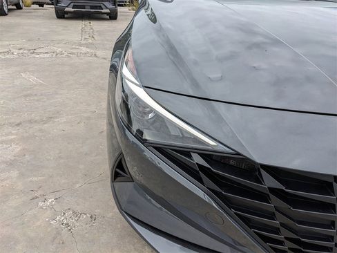 Used 2023 Hyundai Elantra SEL image 11