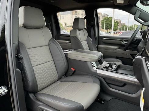 New 2026 Chevrolet Silverado 2500 ZR2 AWD/4WD image 25