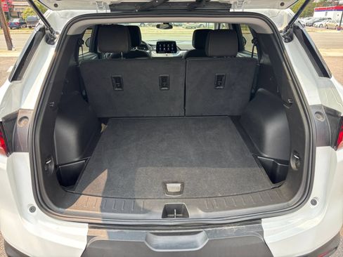 Used 2025 Chevrolet Blazer LT FWD image 31