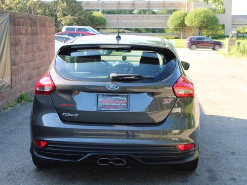 Used 2015 Ford Focus ST w/ Equipment Group 401A image 5