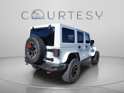 Used 2016 Jeep Wrangler Unlimited Rubicon AWD/4WD image 3