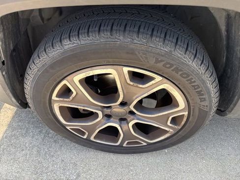 Used 2015 Jeep Renegade Limited FWD image 2