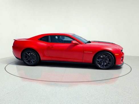 Used 2015 Chevrolet Camaro ZL1 RWD image 10
