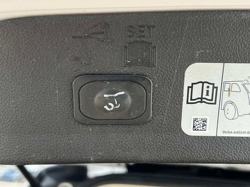 Certified 2017 Ford Escape Titanium w/ Equipment Group 301A image 13