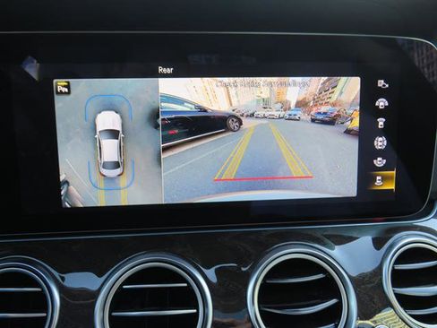 Used 2021 Mercedes-Benz E 350 4MATIC Sedan image 18