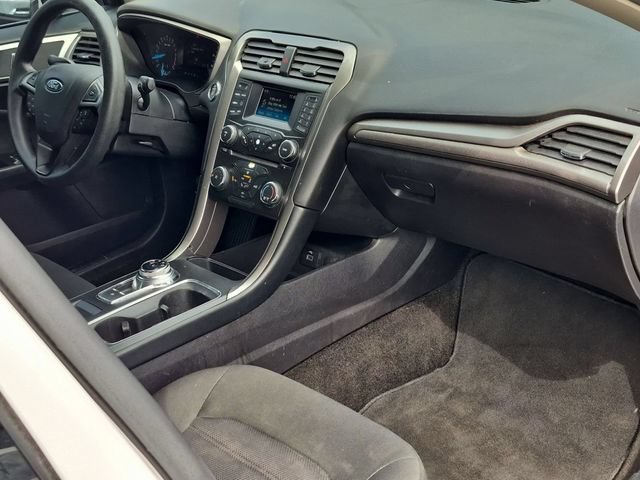 Used 2017 Ford Fusion SE FWD image 27