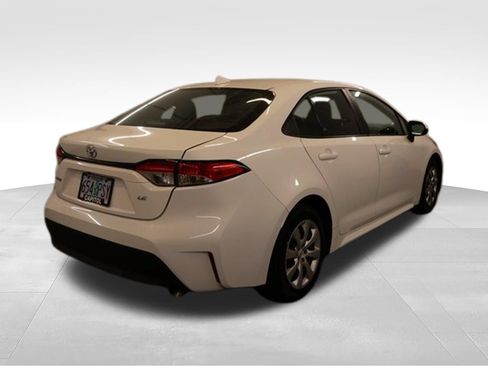 Used 2024 Toyota Corolla LE FWD image 2