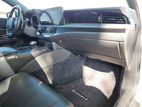 Used 2021 Lexus LS 500 image 28