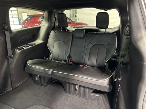 New 2026 Chrysler Pacifica Limited w/ S Appearance Package image 45