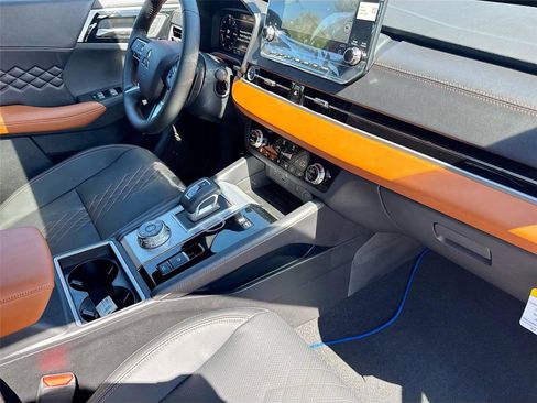 New 2025 Mitsubishi Outlander SEL image 30