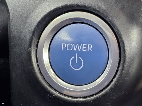 Used 2023 Toyota Sienna LE FWD image 18