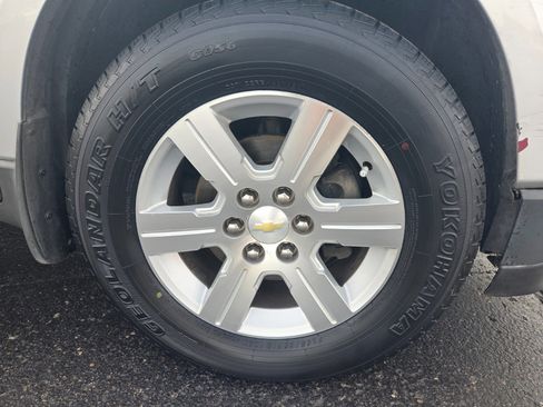 Used 2011 Chevrolet Traverse LT w/ Personal Connectivity Package image 21