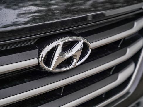 Used 2018 Hyundai Tucson SE image 5