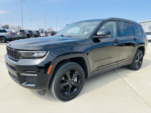 Used 2023 Jeep Grand Cherokee L Limited w/ Luxury Tech Group II image 41