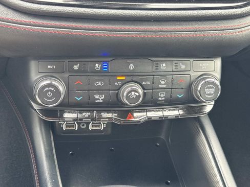 Used 2024 Dodge Durango GT image 32