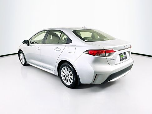 Used 2020 Toyota Corolla LE w/ LE Premium Package image 5