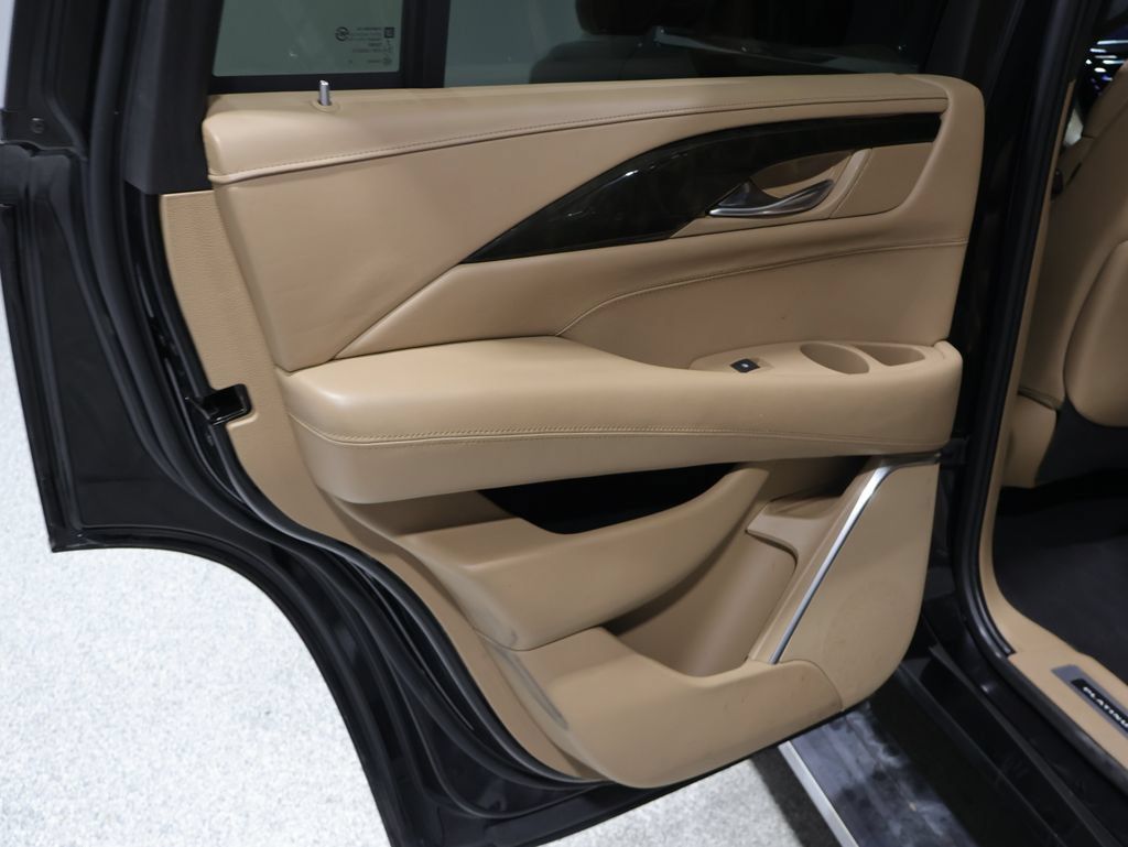 Used 2020 Cadillac Escalade Platinum AWD/4WD image 20