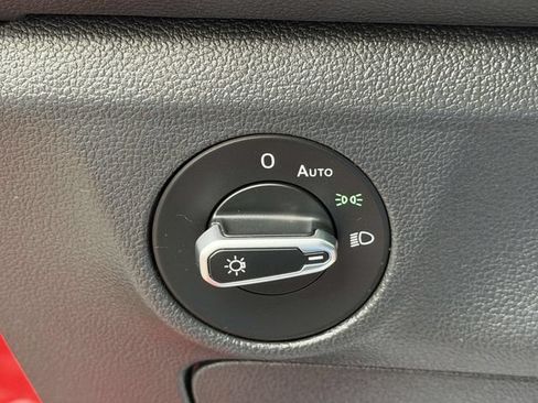 Certified 2023 Volkswagen Jetta SE FWD image 21