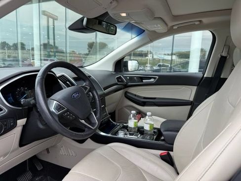 Used 2019 Ford Edge Titanium w/ Equipment Group 301A AWD/4WD image 4