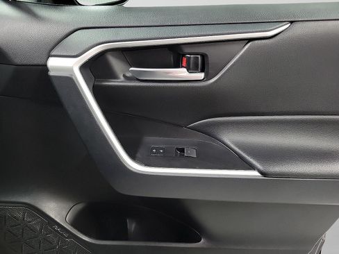 Certified 2025 Toyota RAV4 XLE FWD image 16