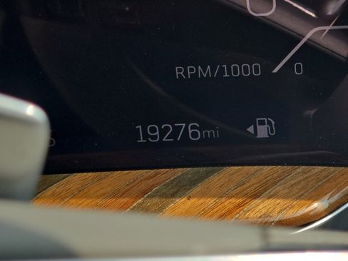 Used 2025 Cadillac Escalade Sport Platinum w/ LPO, Floor Liner Package AWD/4WD image 2