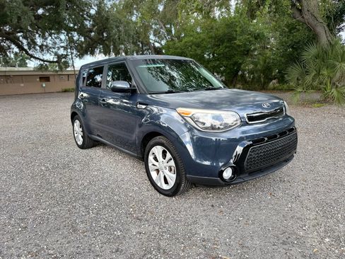 Used 2016 Kia Soul + FWD image 3