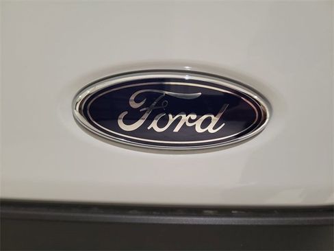 Used 2022 Ford E-Transit Medium Roof w/ Load Area Protection Package image 24