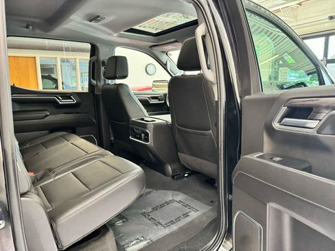 Used 2022 Chevrolet Silverado 1500 LTZ w/ LTZ Premium Package AWD/4WD image 28