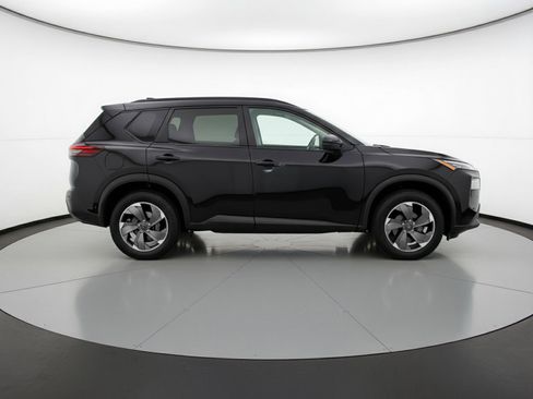 Used 2025 Nissan Rogue SV FWD image 11