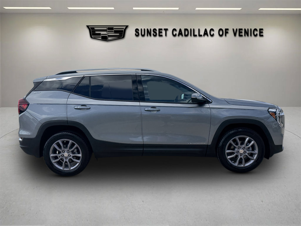 Used 2024 GMC Terrain SLT w/ Tech Package AWD/4WD image 2