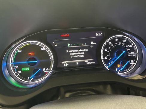 Used 2022 Toyota Venza XLE image 22