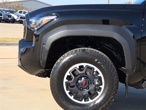 Used 2024 Toyota Tacoma TRD Off-Road image 5