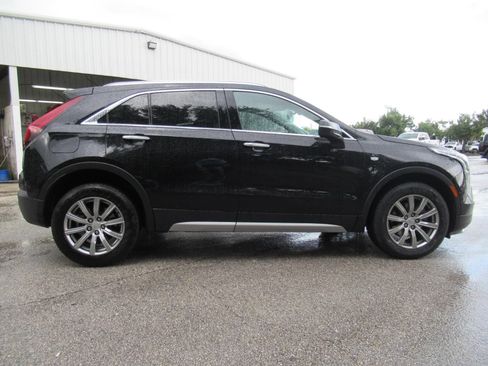 Used 2022 Cadillac XT4 Premium Luxury w/ Safety Alert Package AWD/4WD image 2
