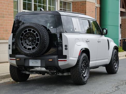 Used 2026 Land Rover Defender 110 OCTA AWD/4WD image 6