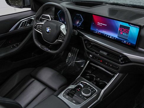 Used 2025 BMW 430i Convertible w/ Premium Package image 19