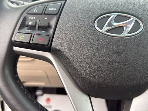 Used 2018 Hyundai Tucson Value FWD image 11