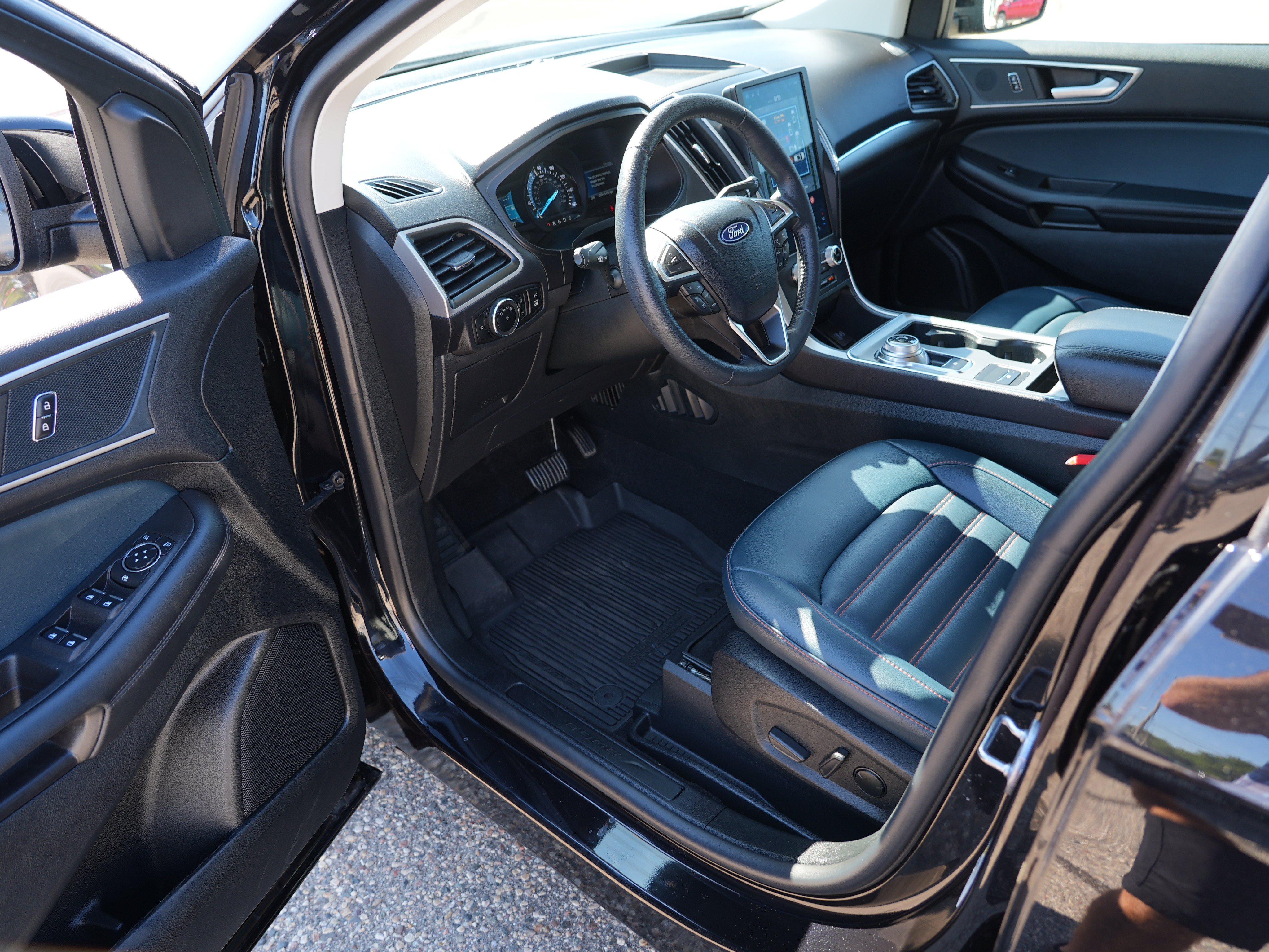 Used 2024 Ford Edge SEL w/ Sport Appearance Package AWD/4WD image 15