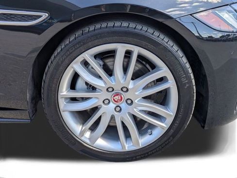 Used 2022 Jaguar XF R-Dynamic SE AWD/4WD image 11