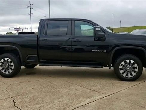 Certified 2024 Chevrolet Silverado 2500 Custom image 2