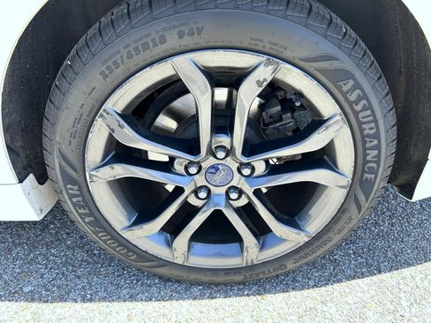 Used 2018 Ford Fusion SE w/ Equipment Group 201A FWD image 22
