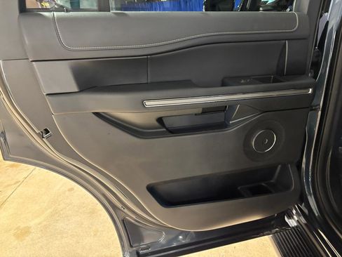 Used 2024 Ford Expedition XLT image 13