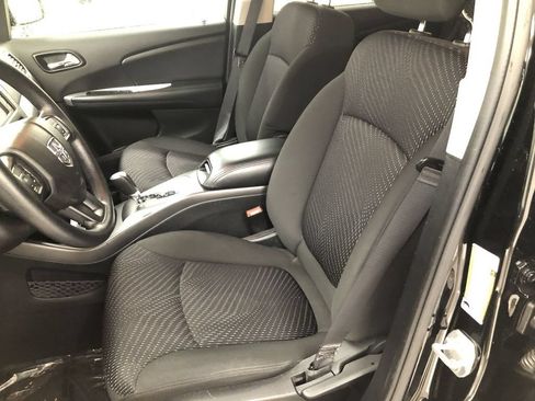 Used 2017 Dodge Journey SXT w/ Comfort/Convenience Group FWD image 11