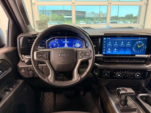 Used 2024 Chevrolet Silverado 1500 LT Trail Boss w/ Convenience Package II AWD/4WD image 20
