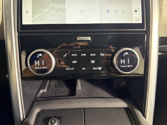Used 2023 Land Rover Discovery Metropolitan Edition AWD/4WD image 33