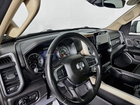 Used 2019 RAM 1500 Laramie AWD/4WD image 9