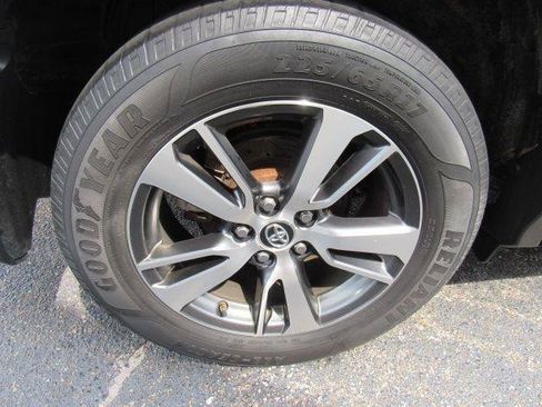 Used 2018 Toyota RAV4 XLE w/ Plus Extra Value Package AWD/4WD image 16