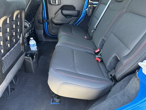 Used 2022 Jeep Wrangler Unlimited Rubicon w/ LED Lighting Group image 23